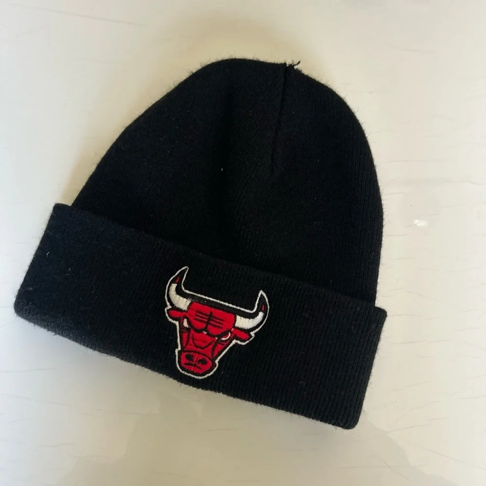 Chicago Bulls Kids Boys Black Beanie Winter Hat Embroidered Logo